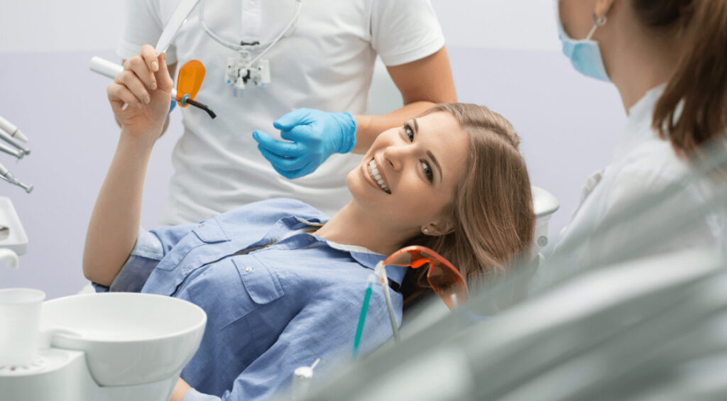 Descoperă cele mai avansate tehnici de aplicare a fațetelor dentare într-un articol captivant. Află cum poți obține un zâmbet perfect!