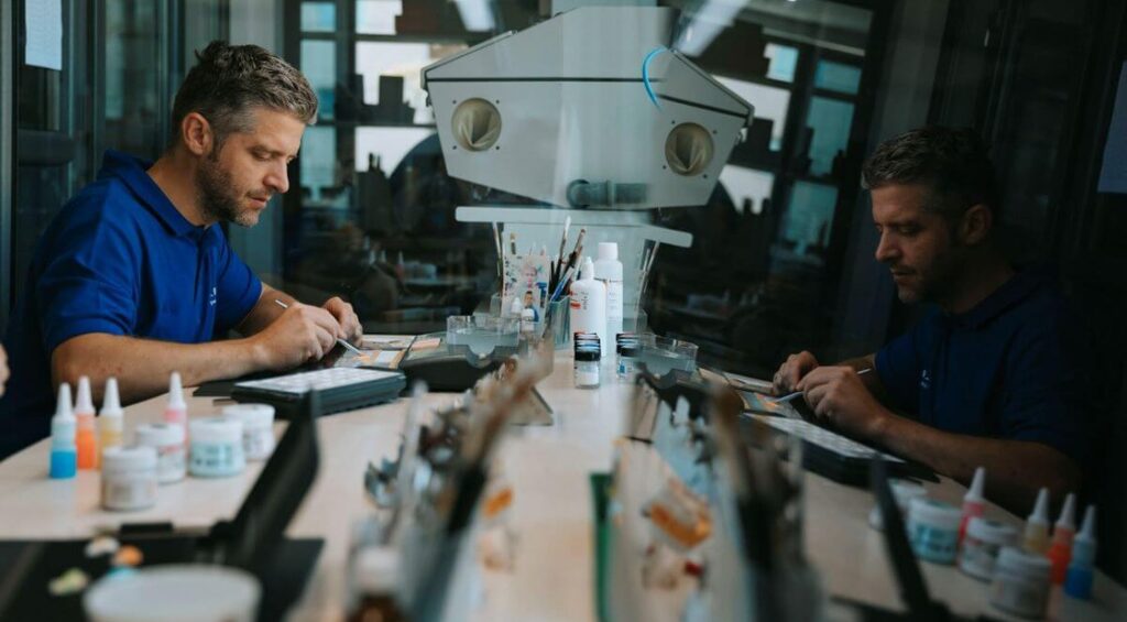 Alegeți cu încredere implantul dentar în Cluj! Descoperiți cum să găsiți stomatologul potrivit, cu experiență și recenzii pozitive.